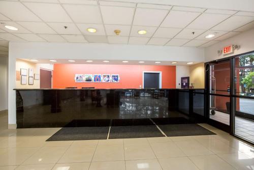 Budgetel Inns & Suites - Atlanta Galleria Stadium Smyrna Exterior photo